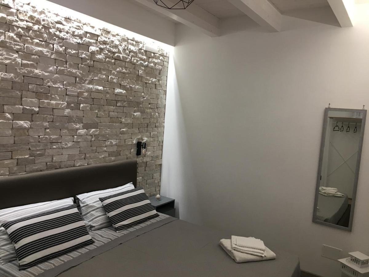 Appartamento Loft27 Taranto Esterno foto