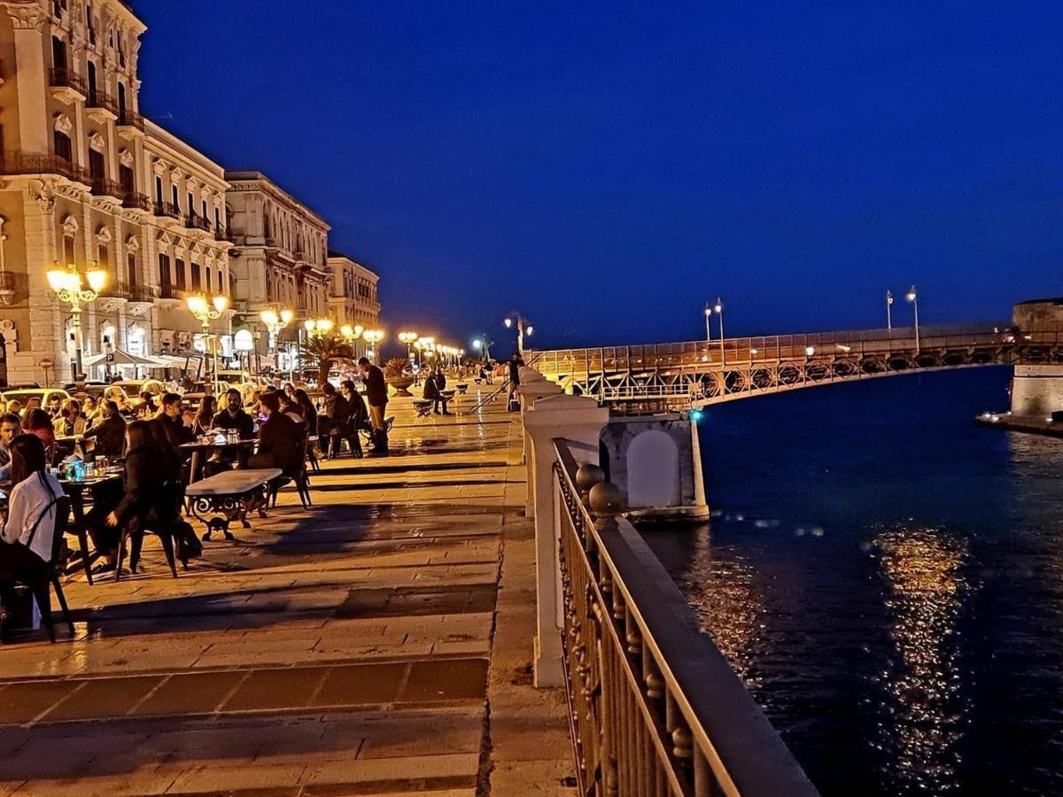 Appartamento Loft27 Taranto Esterno foto